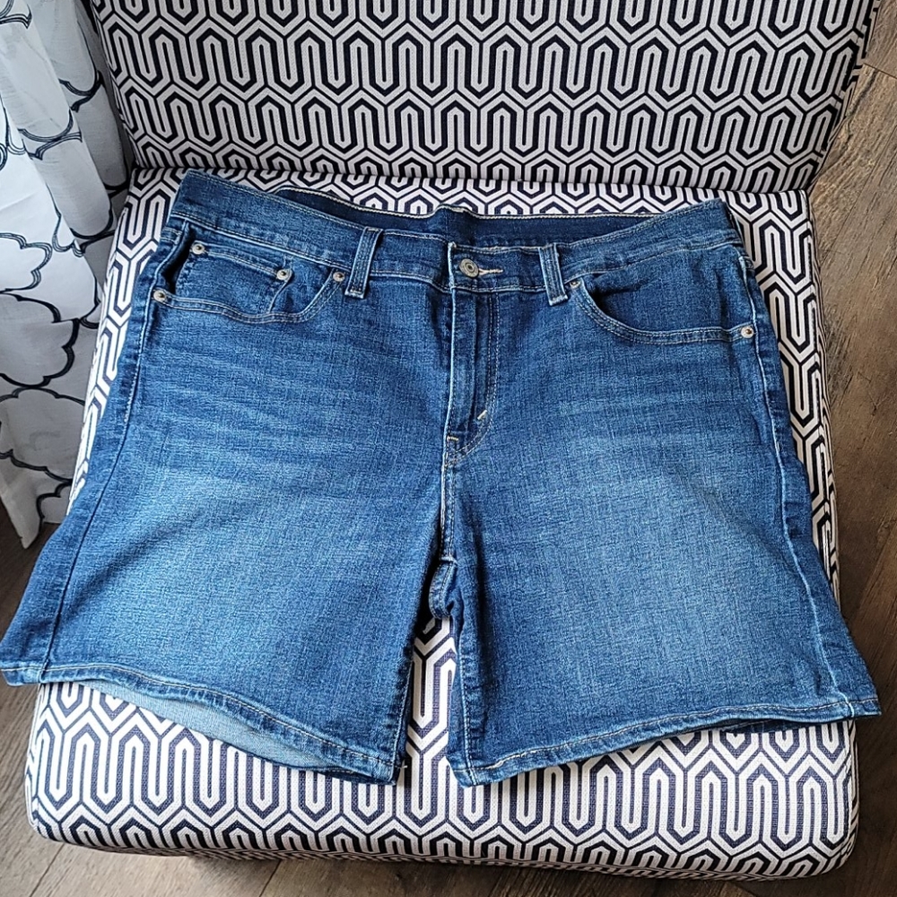 LEVI JEAN SHORTS